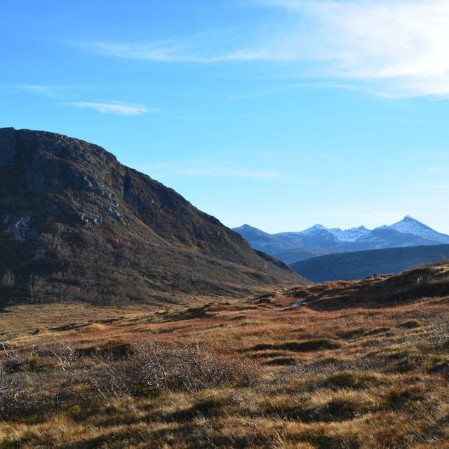 Skopen og Klauva ved Mørkvatnet. Foto: Kari Sandnes